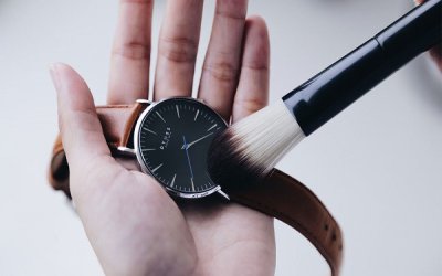 Nguyên Lý Hoạt Động Của Máy Rung Vệ Sinh Đồng Hồ