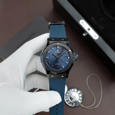Đồng Hồ Hublot Classic Fusion Ceramic Chế Tác Mặt Xanh Blue Dây Cao Su 42mm