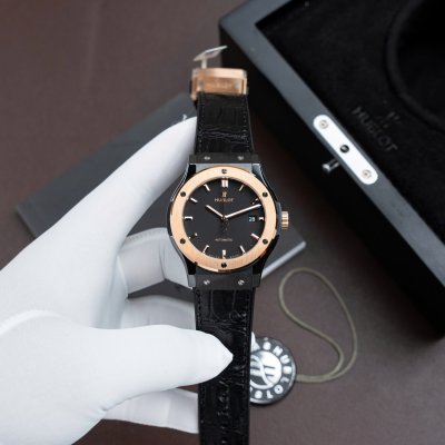 Đồng Hồ Hublot Classic Fusion Ceramic King Gold Máy SW300 Dây Cao Su Bọc Da 42mm