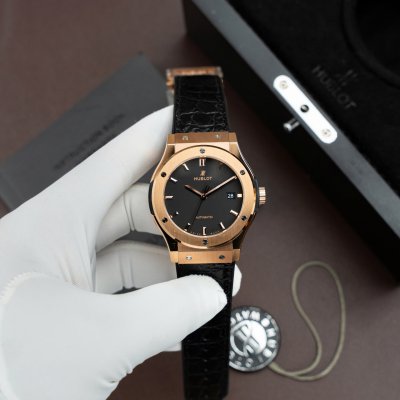 Đồng Hồ Hublot Classic Fusion King Gold Replica 11 Màu Đen Máy SW300 Thuỵ Sỹ Dây Cá Sấu 42mm