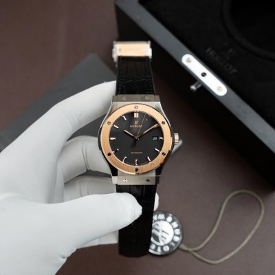 Đồng Hồ Hublot Classic Fusion Titanium King Gold Rep 11 Máy SW300 Dây Da Cá Sấu 42mm